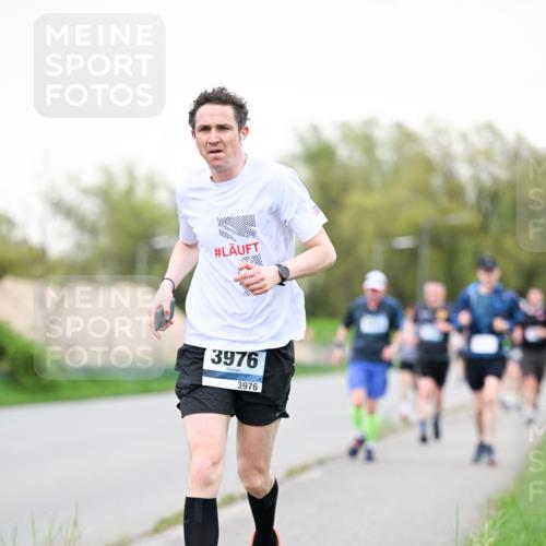 07.04.2024 - 43. Internationalen Wilhelmsburger Insellauf Dr. Thomas Lammeyer http://msf.ph/oto/6039165 07.04.2024 10:30:39 Laufen 3976, 3976 meine-sportfotos.de