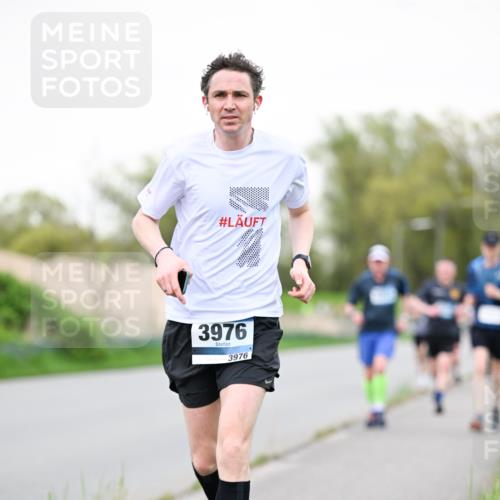 07.04.2024 - 43. Internationalen Wilhelmsburger Insellauf Dr. Thomas Lammeyer http://msf.ph/oto/6039168 07.04.2024 10:30:40 Laufen 3976, 3976 meine-sportfotos.de