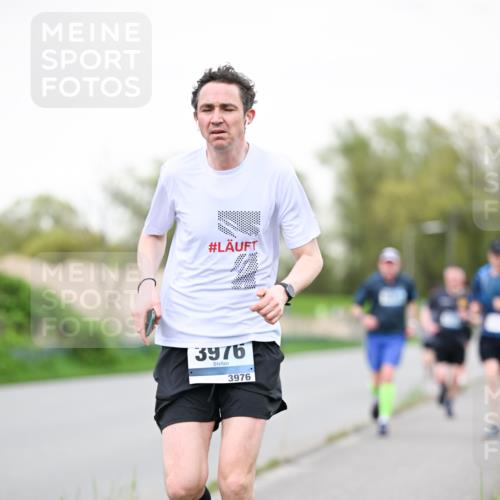 07.04.2024 - 43. Internationalen Wilhelmsburger Insellauf Dr. Thomas Lammeyer http://msf.ph/oto/6039169 07.04.2024 10:30:40 Laufen 3976, 3976 meine-sportfotos.de
