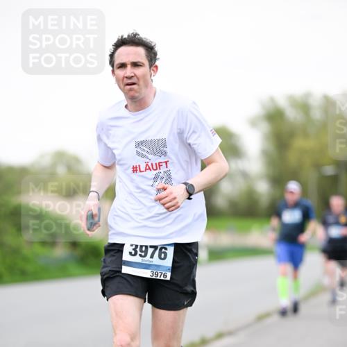 07.04.2024 - 43. Internationalen Wilhelmsburger Insellauf Dr. Thomas Lammeyer http://msf.ph/oto/6039171 07.04.2024 10:30:40 Laufen 3976, 3976 meine-sportfotos.de