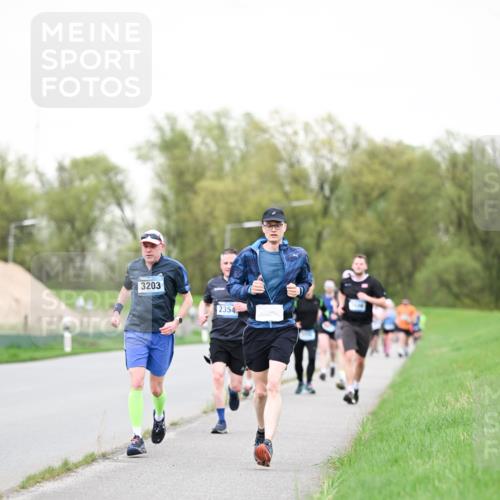 07.04.2024 - 43. Internationalen Wilhelmsburger Insellauf Dr. Thomas Lammeyer http://msf.ph/oto/6039172 07.04.2024 10:30:42 Laufen 3203, 2354 meine-sportfotos.de