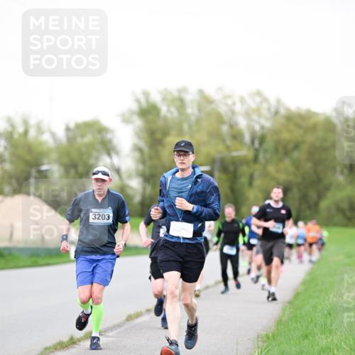 07.04.2024 - 43. Internationalen Wilhelmsburger Insellauf Dr. Thomas Lammeyer http://msf.ph/oto/6039175 07.04.2024 10:30:43 Laufen 3203 meine-sportfotos.de