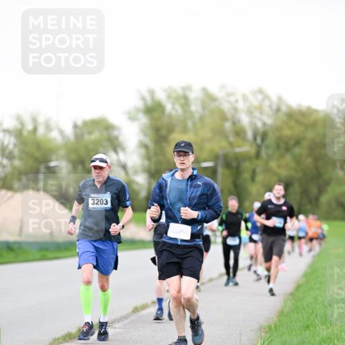 07.04.2024 - 43. Internationalen Wilhelmsburger Insellauf Dr. Thomas Lammeyer http://msf.ph/oto/6039176 07.04.2024 10:30:43 Laufen 3203 meine-sportfotos.de
