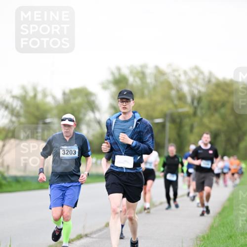 07.04.2024 - 43. Internationalen Wilhelmsburger Insellauf Dr. Thomas Lammeyer http://msf.ph/oto/6039180 07.04.2024 10:30:43 Laufen 3203 meine-sportfotos.de