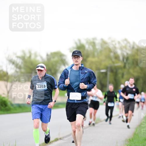 07.04.2024 - 43. Internationalen Wilhelmsburger Insellauf Dr. Thomas Lammeyer http://msf.ph/oto/6039182 07.04.2024 10:30:44 Laufen 3203 meine-sportfotos.de