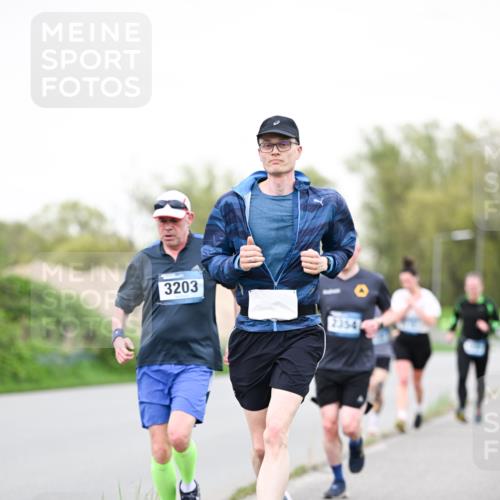 07.04.2024 - 43. Internationalen Wilhelmsburger Insellauf Dr. Thomas Lammeyer http://msf.ph/oto/6039188 07.04.2024 10:30:44 Laufen 3203, 2354 meine-sportfotos.de