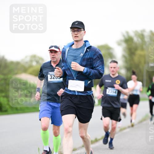 07.04.2024 - 43. Internationalen Wilhelmsburger Insellauf Dr. Thomas Lammeyer http://msf.ph/oto/6039190 07.04.2024 10:30:45 Laufen 3205, 2354 meine-sportfotos.de