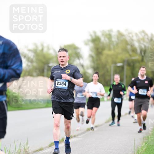 07.04.2024 - 43. Internationalen Wilhelmsburger Insellauf Dr. Thomas Lammeyer http://msf.ph/oto/6039192 07.04.2024 10:30:46 Laufen 2354 meine-sportfotos.de