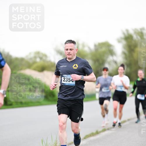 07.04.2024 - 43. Internationalen Wilhelmsburger Insellauf Dr. Thomas Lammeyer http://msf.ph/oto/6039198 07.04.2024 10:30:46 Laufen 2354 meine-sportfotos.de