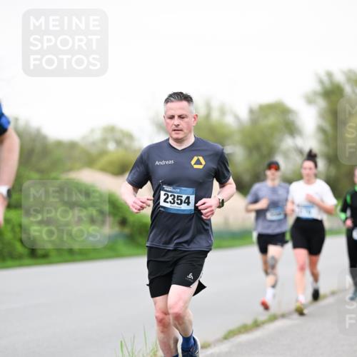 07.04.2024 - 43. Internationalen Wilhelmsburger Insellauf Dr. Thomas Lammeyer http://msf.ph/oto/6039199 07.04.2024 10:30:46 Laufen 2354 meine-sportfotos.de
