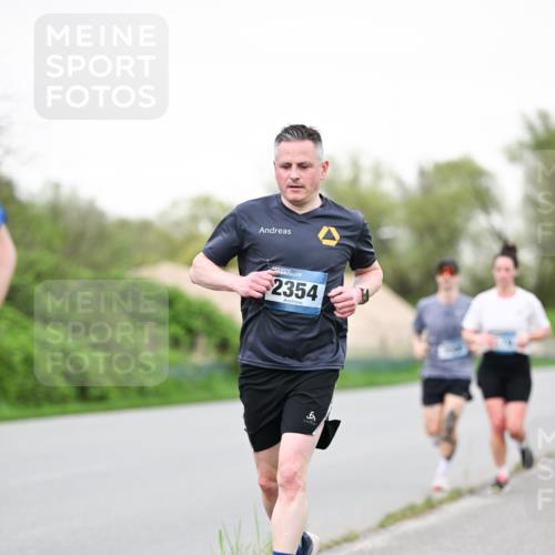 07.04.2024 - 43. Internationalen Wilhelmsburger Insellauf Dr. Thomas Lammeyer http://msf.ph/oto/6039200 07.04.2024 10:30:47 Laufen 2354, 6 meine-sportfotos.de