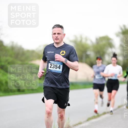 07.04.2024 - 43. Internationalen Wilhelmsburger Insellauf Dr. Thomas Lammeyer http://msf.ph/oto/6039202 07.04.2024 10:30:47 Laufen 2354 meine-sportfotos.de