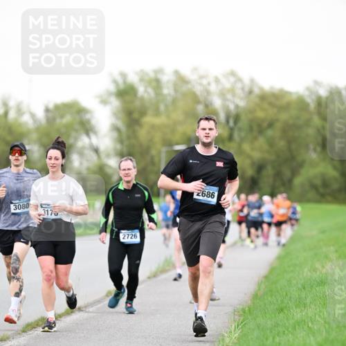 07.04.2024 - 43. Internationalen Wilhelmsburger Insellauf Dr. Thomas Lammeyer http://msf.ph/oto/6039205 07.04.2024 10:30:48 Laufen 3080, 317, 2726, 2686 meine-sportfotos.de