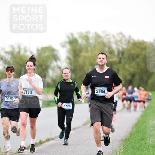 07.04.2024 - 43. Internationalen Wilhelmsburger Insellauf Dr. Thomas Lammeyer http://msf.ph/oto/6039209 07.04.2024 10:30:48 Laufen 3080, 3170, 2726, 2686 meine-sportfotos.de