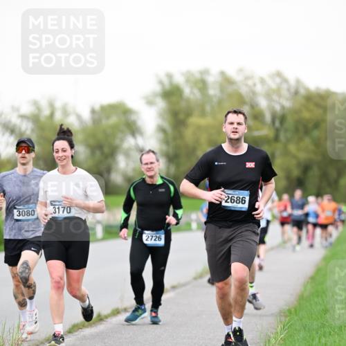 07.04.2024 - 43. Internationalen Wilhelmsburger Insellauf Dr. Thomas Lammeyer http://msf.ph/oto/6039210 07.04.2024 10:30:49 Laufen 3080, 3170, 2726, 2686 meine-sportfotos.de