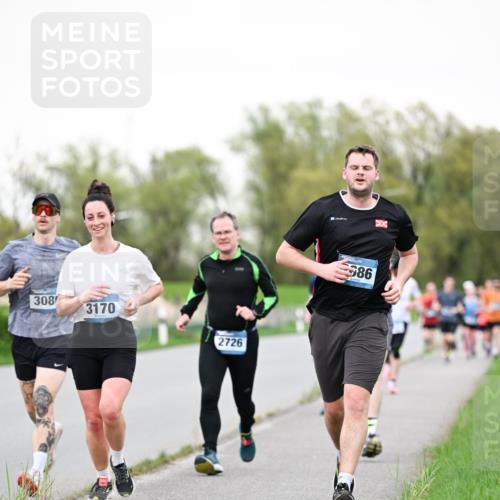 07.04.2024 - 43. Internationalen Wilhelmsburger Insellauf Dr. Thomas Lammeyer http://msf.ph/oto/6039211 07.04.2024 10:30:49 Laufen 308, 3170, 2726, 86 meine-sportfotos.de