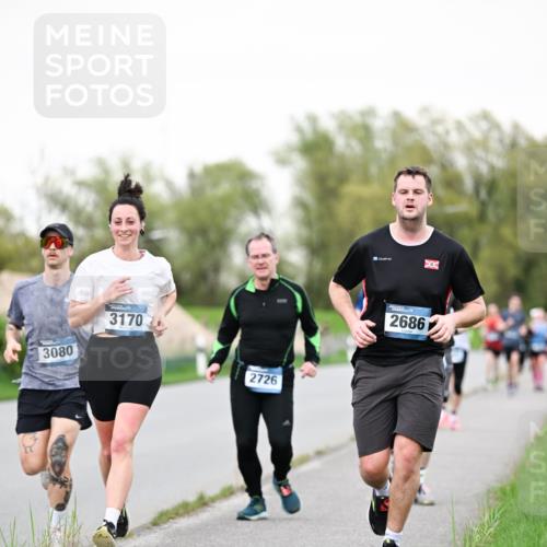 07.04.2024 - 43. Internationalen Wilhelmsburger Insellauf Dr. Thomas Lammeyer http://msf.ph/oto/6039212 07.04.2024 10:30:49 Laufen 3080, 3170, 2726, 2686 meine-sportfotos.de