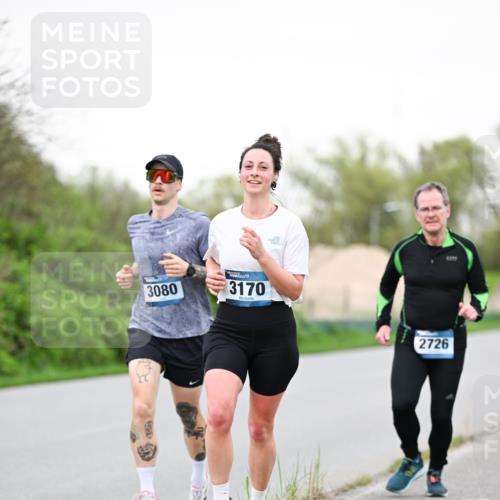 07.04.2024 - 43. Internationalen Wilhelmsburger Insellauf Dr. Thomas Lammeyer http://msf.ph/oto/6039217 07.04.2024 10:30:50 Laufen 3080, 3170, 2726 meine-sportfotos.de