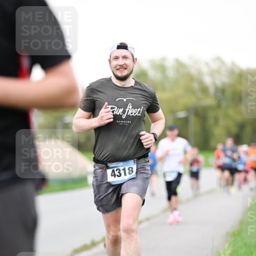 07.04.2024 - 43. Internationalen Wilhelmsburger Insellauf Dr. Thomas Lammeyer http://msf.ph/oto/6039226 07.04.2024 10:30:52 Laufen 4318 meine-sportfotos.de