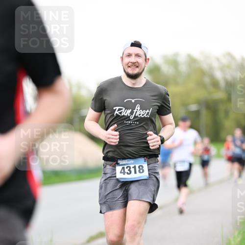 07.04.2024 - 43. Internationalen Wilhelmsburger Insellauf Dr. Thomas Lammeyer http://msf.ph/oto/6039227 07.04.2024 10:30:52 Laufen 4318 meine-sportfotos.de