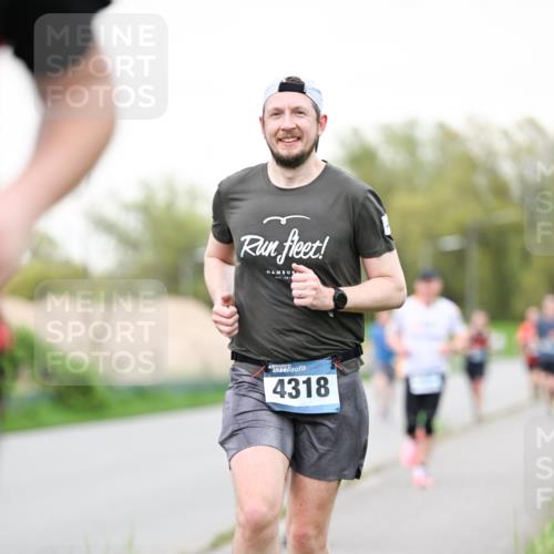 07.04.2024 - 43. Internationalen Wilhelmsburger Insellauf Dr. Thomas Lammeyer http://msf.ph/oto/6039228 07.04.2024 10:30:52 Laufen 4318 meine-sportfotos.de