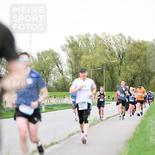 07.04.2024 - 43. Internationalen Wilhelmsburger Insellauf Dr. Thomas Lammeyer http://msf.ph/oto/6039234 07.04.2024 10:30:54 Laufen 2471 meine-sportfotos.de