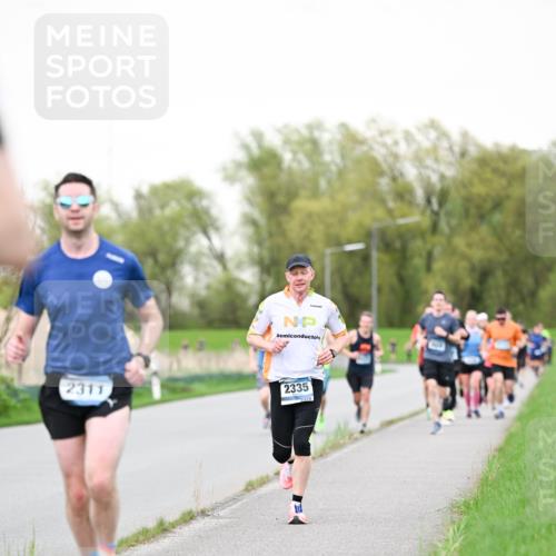 07.04.2024 - 43. Internationalen Wilhelmsburger Insellauf Dr. Thomas Lammeyer http://msf.ph/oto/6039235 07.04.2024 10:30:54 Laufen 2311, 2335 meine-sportfotos.de