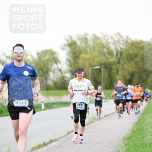 07.04.2024 - 43. Internationalen Wilhelmsburger Insellauf Dr. Thomas Lammeyer http://msf.ph/oto/6039236 07.04.2024 10:30:54 Laufen 2311, 2335, 2335 meine-sportfotos.de