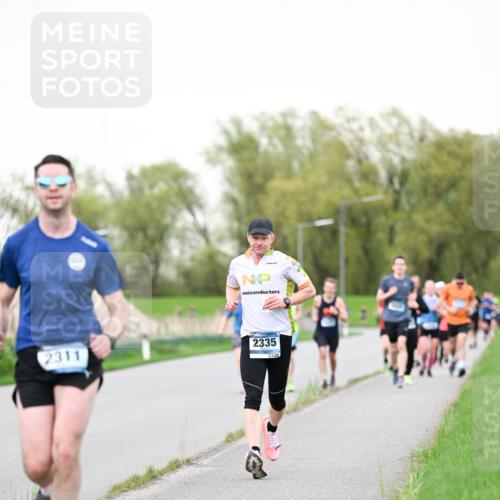 07.04.2024 - 43. Internationalen Wilhelmsburger Insellauf Dr. Thomas Lammeyer http://msf.ph/oto/6039237 07.04.2024 10:30:54 Laufen 2311, 2335, 2335 meine-sportfotos.de