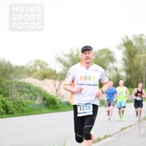 07.04.2024 - 43. Internationalen Wilhelmsburger Insellauf Dr. Thomas Lammeyer http://msf.ph/oto/6039250 07.04.2024 10:30:57 Laufen 2335 meine-sportfotos.de