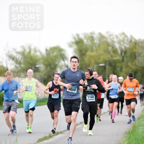 07.04.2024 - 43. Internationalen Wilhelmsburger Insellauf Dr. Thomas Lammeyer http://msf.ph/oto/6039268 07.04.2024 10:31:01 Laufen 2470, 3059, 2471, 3766, 3713 meine-sportfotos.de