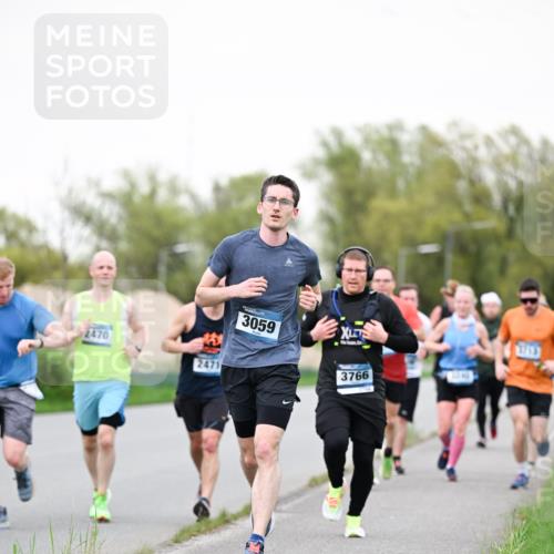 07.04.2024 - 43. Internationalen Wilhelmsburger Insellauf Dr. Thomas Lammeyer http://msf.ph/oto/6039273 07.04.2024 10:31:02 Laufen 2470, 2471, 3059, 3766, 3715 meine-sportfotos.de