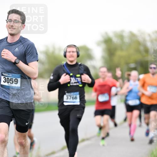 07.04.2024 - 43. Internationalen Wilhelmsburger Insellauf Dr. Thomas Lammeyer http://msf.ph/oto/6039283 07.04.2024 10:31:03 Laufen 3059, 3766 meine-sportfotos.de