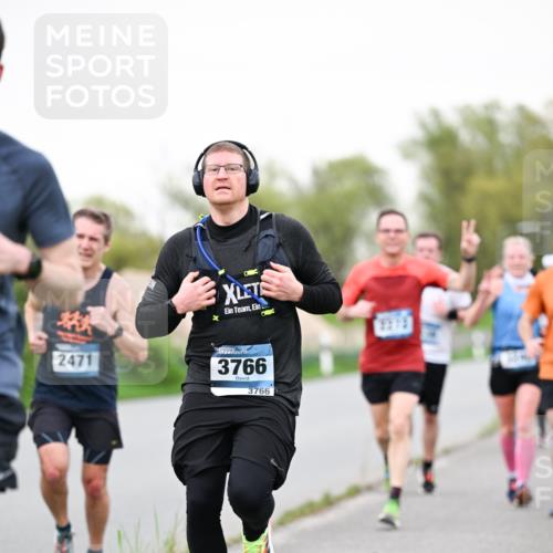 07.04.2024 - 43. Internationalen Wilhelmsburger Insellauf Dr. Thomas Lammeyer http://msf.ph/oto/6039286 07.04.2024 10:31:04 Laufen 2471, 3766, 3766 meine-sportfotos.de