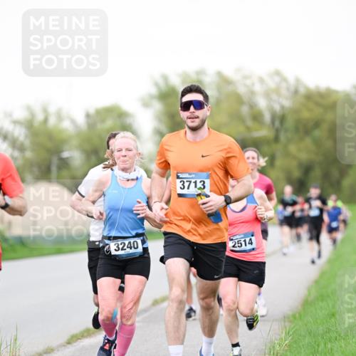 07.04.2024 - 43. Internationalen Wilhelmsburger Insellauf Dr. Thomas Lammeyer http://msf.ph/oto/6039296 07.04.2024 10:31:06 Laufen 3713, 3240, 2514 meine-sportfotos.de