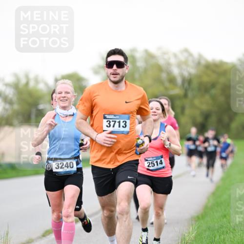 07.04.2024 - 43. Internationalen Wilhelmsburger Insellauf Dr. Thomas Lammeyer http://msf.ph/oto/6039297 07.04.2024 10:31:06 Laufen 3240, 3713, 2514 meine-sportfotos.de