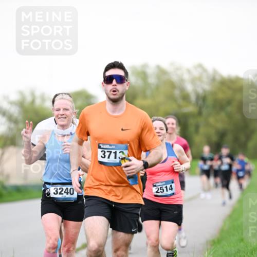 07.04.2024 - 43. Internationalen Wilhelmsburger Insellauf Dr. Thomas Lammeyer http://msf.ph/oto/6039299 07.04.2024 10:31:07 Laufen 3240, 3713, 2514 meine-sportfotos.de