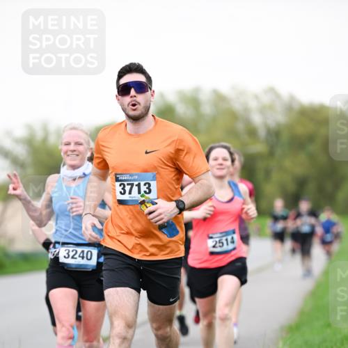 07.04.2024 - 43. Internationalen Wilhelmsburger Insellauf Dr. Thomas Lammeyer http://msf.ph/oto/6039300 07.04.2024 10:31:07 Laufen 3240, 3713, 2514 meine-sportfotos.de