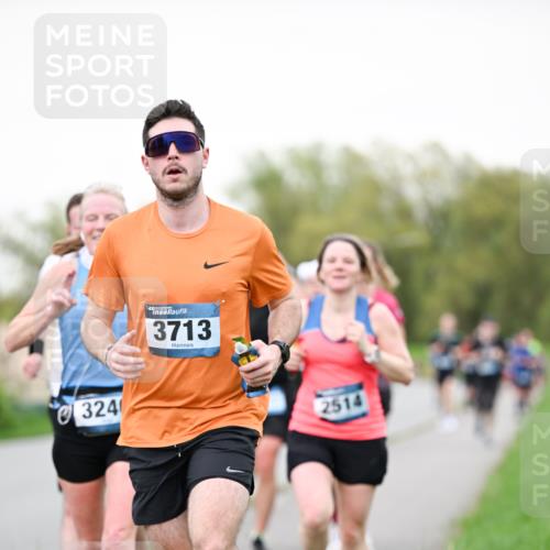 07.04.2024 - 43. Internationalen Wilhelmsburger Insellauf Dr. Thomas Lammeyer http://msf.ph/oto/6039301 07.04.2024 10:31:07 Laufen 324, 3713, 2514 meine-sportfotos.de