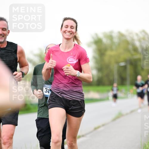 07.04.2024 - 43. Internationalen Wilhelmsburger Insellauf Dr. Thomas Lammeyer http://msf.ph/oto/6039317 07.04.2024 10:31:10 Laufen 38 meine-sportfotos.de