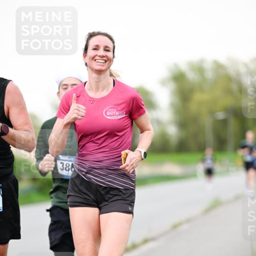 07.04.2024 - 43. Internationalen Wilhelmsburger Insellauf Dr. Thomas Lammeyer http://msf.ph/oto/6039319 07.04.2024 10:31:10 Laufen 386 meine-sportfotos.de