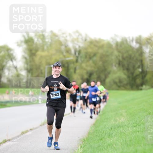 07.04.2024 - 43. Internationalen Wilhelmsburger Insellauf Dr. Thomas Lammeyer http://msf.ph/oto/6039324 07.04.2024 10:31:14 Laufen 2262 meine-sportfotos.de