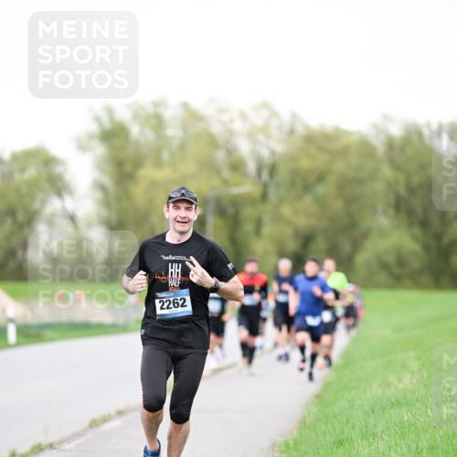 07.04.2024 - 43. Internationalen Wilhelmsburger Insellauf Dr. Thomas Lammeyer http://msf.ph/oto/6039328 07.04.2024 10:31:15 Laufen 2262 meine-sportfotos.de