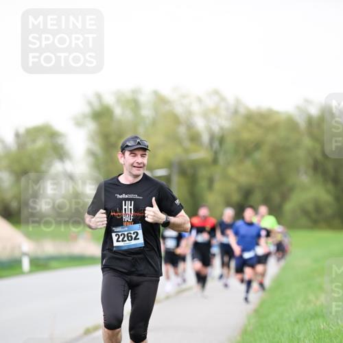 07.04.2024 - 43. Internationalen Wilhelmsburger Insellauf Dr. Thomas Lammeyer http://msf.ph/oto/6039333 07.04.2024 10:31:15 Laufen 2262 meine-sportfotos.de