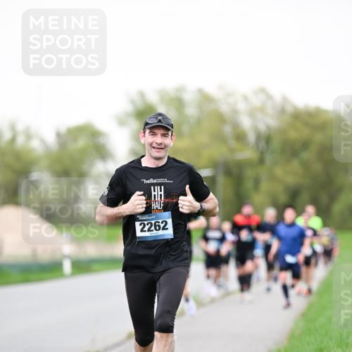 07.04.2024 - 43. Internationalen Wilhelmsburger Insellauf Dr. Thomas Lammeyer http://msf.ph/oto/6039336 07.04.2024 10:31:16 Laufen 2262 meine-sportfotos.de