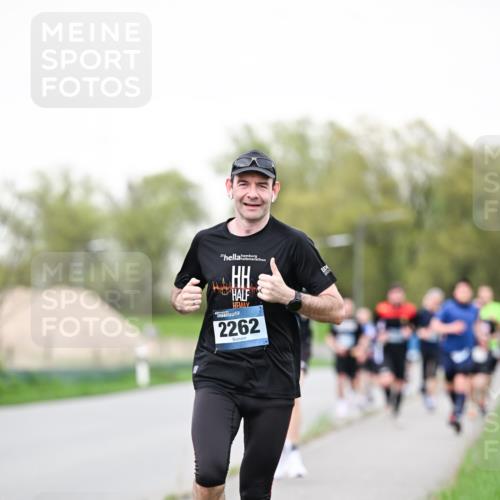 07.04.2024 - 43. Internationalen Wilhelmsburger Insellauf Dr. Thomas Lammeyer http://msf.ph/oto/6039338 07.04.2024 10:31:16 Laufen 2262 meine-sportfotos.de