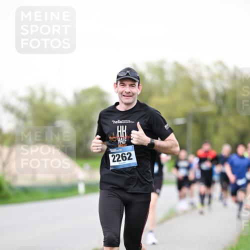 07.04.2024 - 43. Internationalen Wilhelmsburger Insellauf Dr. Thomas Lammeyer http://msf.ph/oto/6039339 07.04.2024 10:31:16 Laufen 2262 meine-sportfotos.de