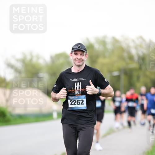 07.04.2024 - 43. Internationalen Wilhelmsburger Insellauf Dr. Thomas Lammeyer http://msf.ph/oto/6039340 07.04.2024 10:31:16 Laufen 2262 meine-sportfotos.de