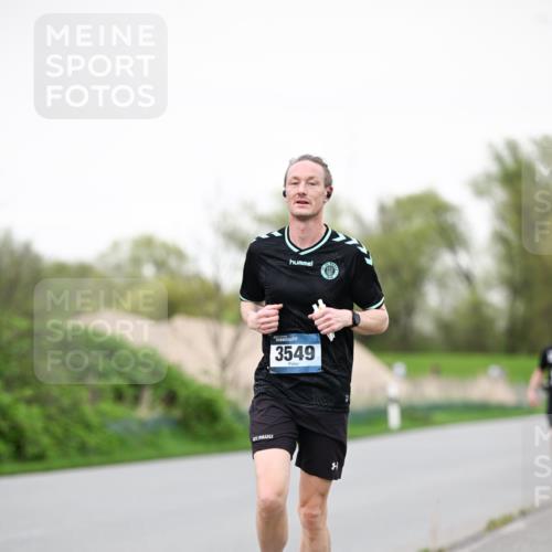 07.04.2024 - 43. Internationalen Wilhelmsburger Insellauf Dr. Thomas Lammeyer http://msf.ph/oto/6039345 07.04.2024 10:31:20 Laufen 3549 meine-sportfotos.de