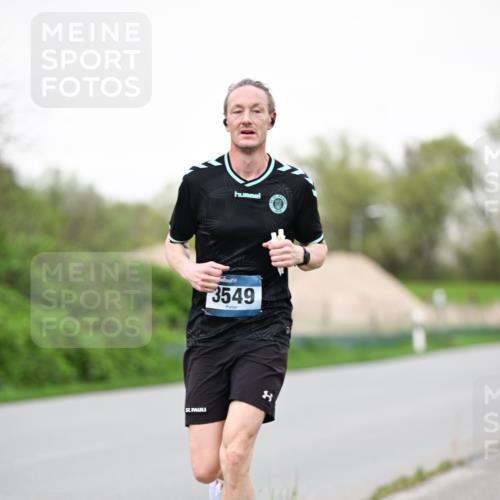 07.04.2024 - 43. Internationalen Wilhelmsburger Insellauf Dr. Thomas Lammeyer http://msf.ph/oto/6039350 07.04.2024 10:31:20 Laufen 3549 meine-sportfotos.de